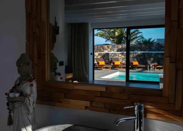 By The Sea Villa Mala